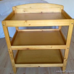 MARLOW CHANGING TABLE/DRESSER in VERY GOOD CONDITION with BRAND NEW UNUSED CHANGING MAT 