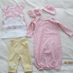 Bundle of new and nearly new baby girl clothes (0-3months) 