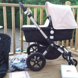 Bugaboo cameleon 3 off white and black base