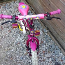 Apollo Daisy Chain 12" Girls Pink Bike, very good condition