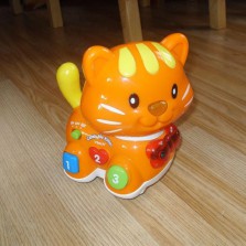 VTech Catch Me Kitten - Musical Chasing Cat Toy