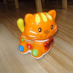 VTech Catch Me Kitten - Musical Chasing Cat Toy