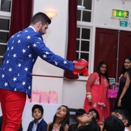 Kids Parties in London - Magic Shows - Workshops - Games - Balloon Modelling